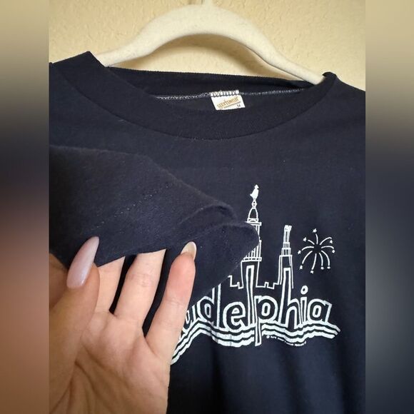 Vintage 1983 Philadelphia City Graphic Tee Shirt Sz Medium Navy White - Picture 3 of 6